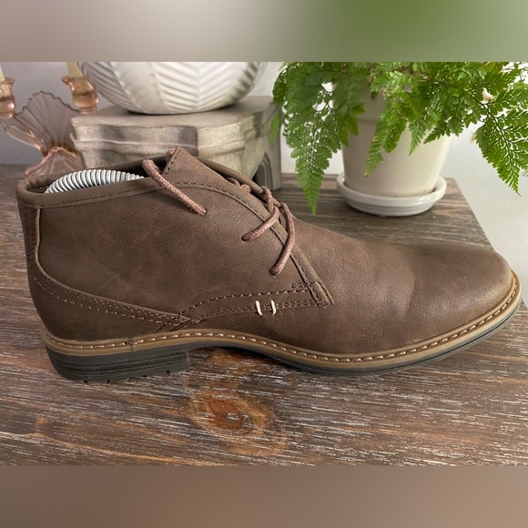 *NWOT* Varese Gobi II Mens 9 Chukka Boots Ankle Brown Lace Up Dress Shoe - Picture 6 of 11